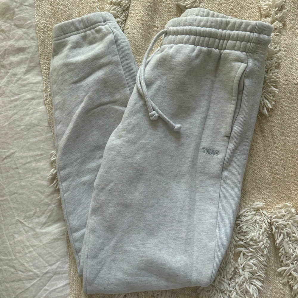 ARITZIA cozy sweatpants